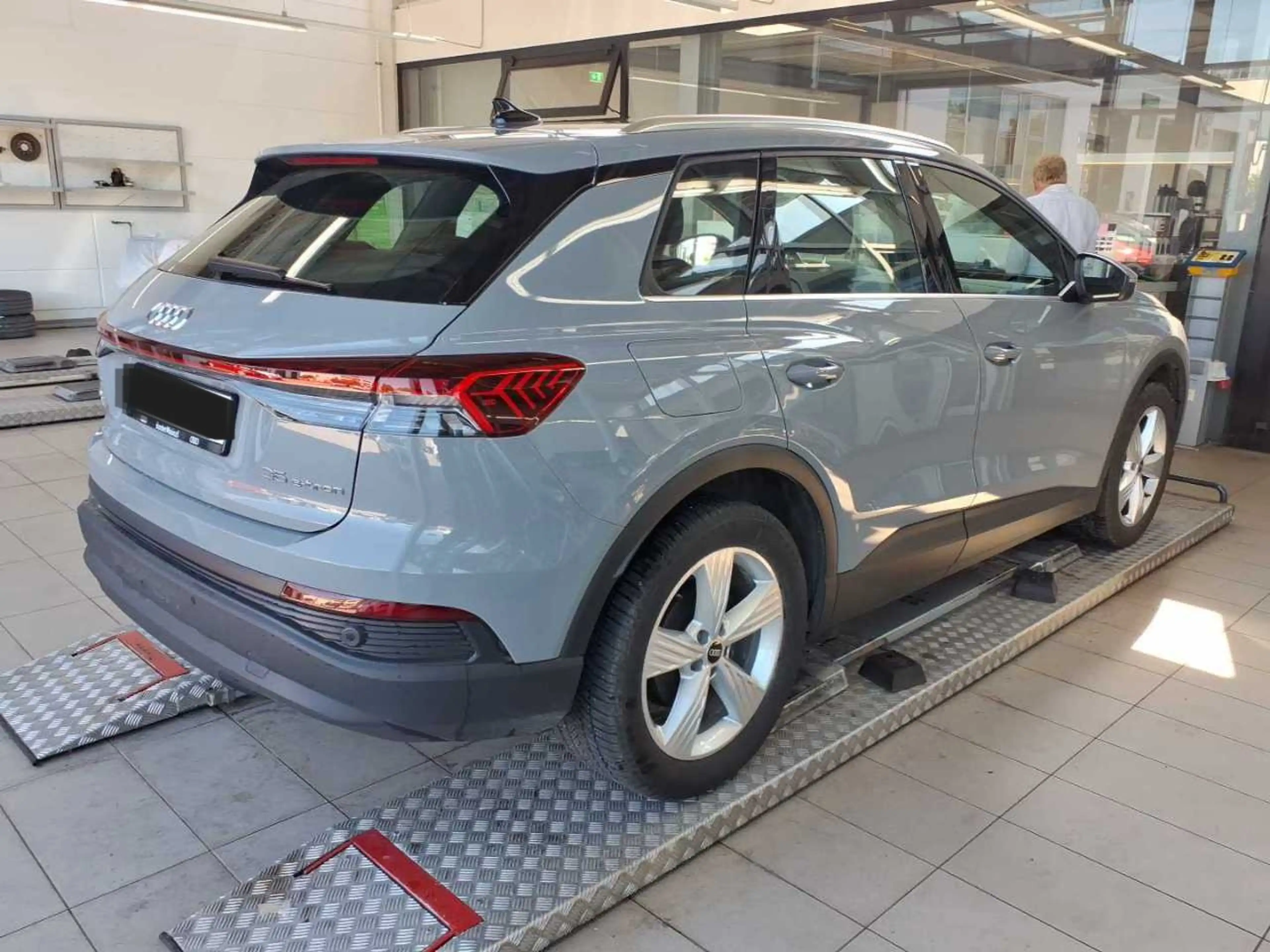 Audi e-tron LED Navi — photo 8