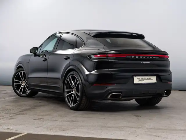 Porsche Cayenne view 8
