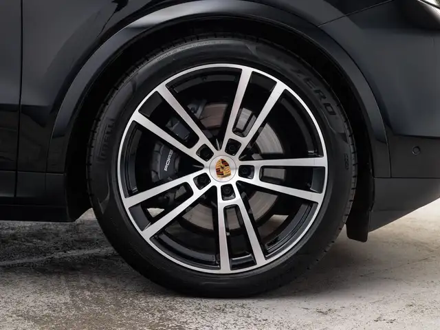 Porsche Cayenne view 7
