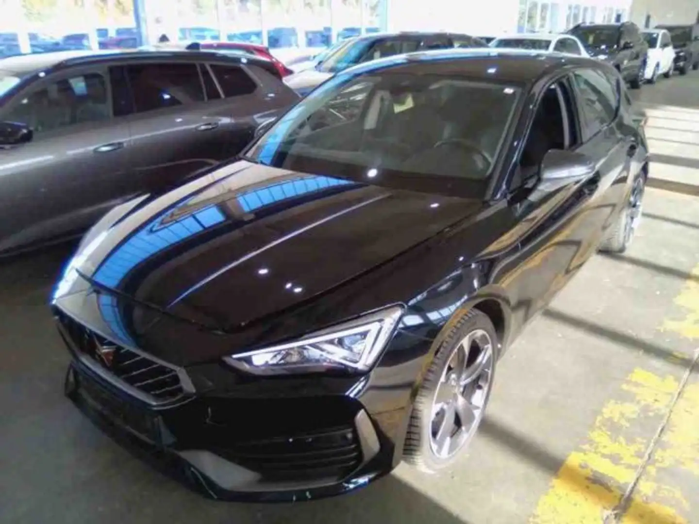 CUPRA Leon 1.5eTSI NAVI LED KAM KEYLESS Negro - 1