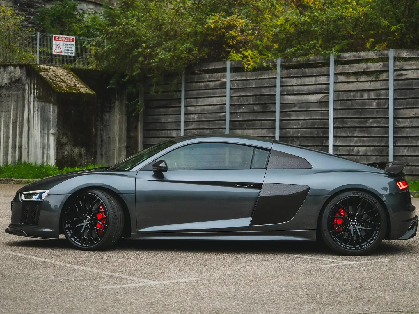 Audi R8 R8 V10 Plus 5.2 FSI 610 S tronic 7 Quattro Grijs - 2
