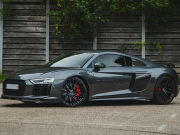 R8 V10 Plus 5.2 FSI 610 S tronic 7 Quattro