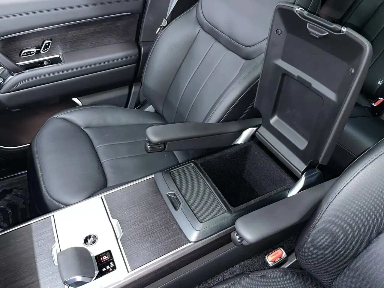 Land Rover Range Rover снимка Land Rover Range Rover