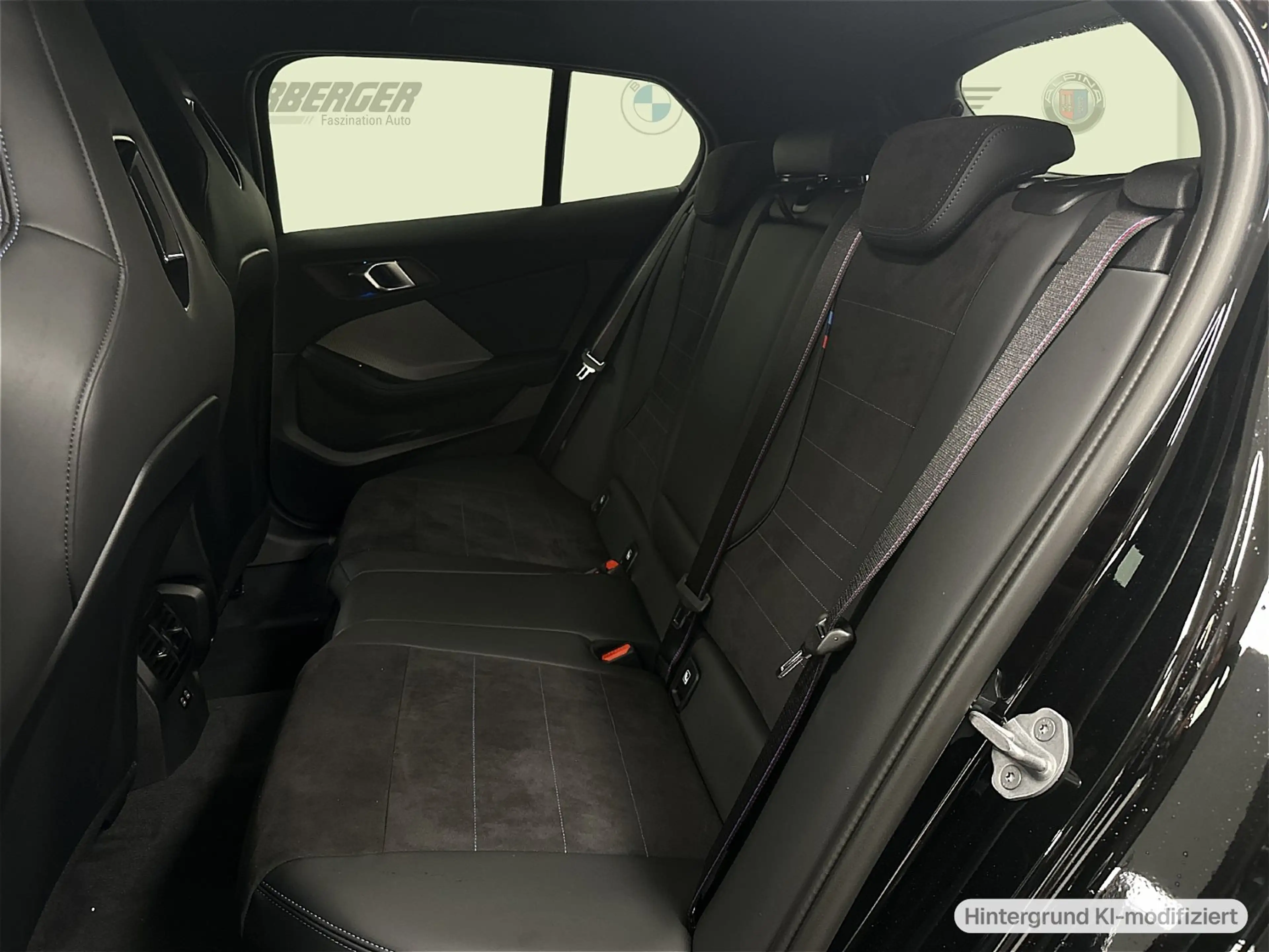 BMW 135 M135 xDrive — photo 11
