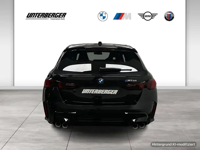 BMW 1 Series view 5