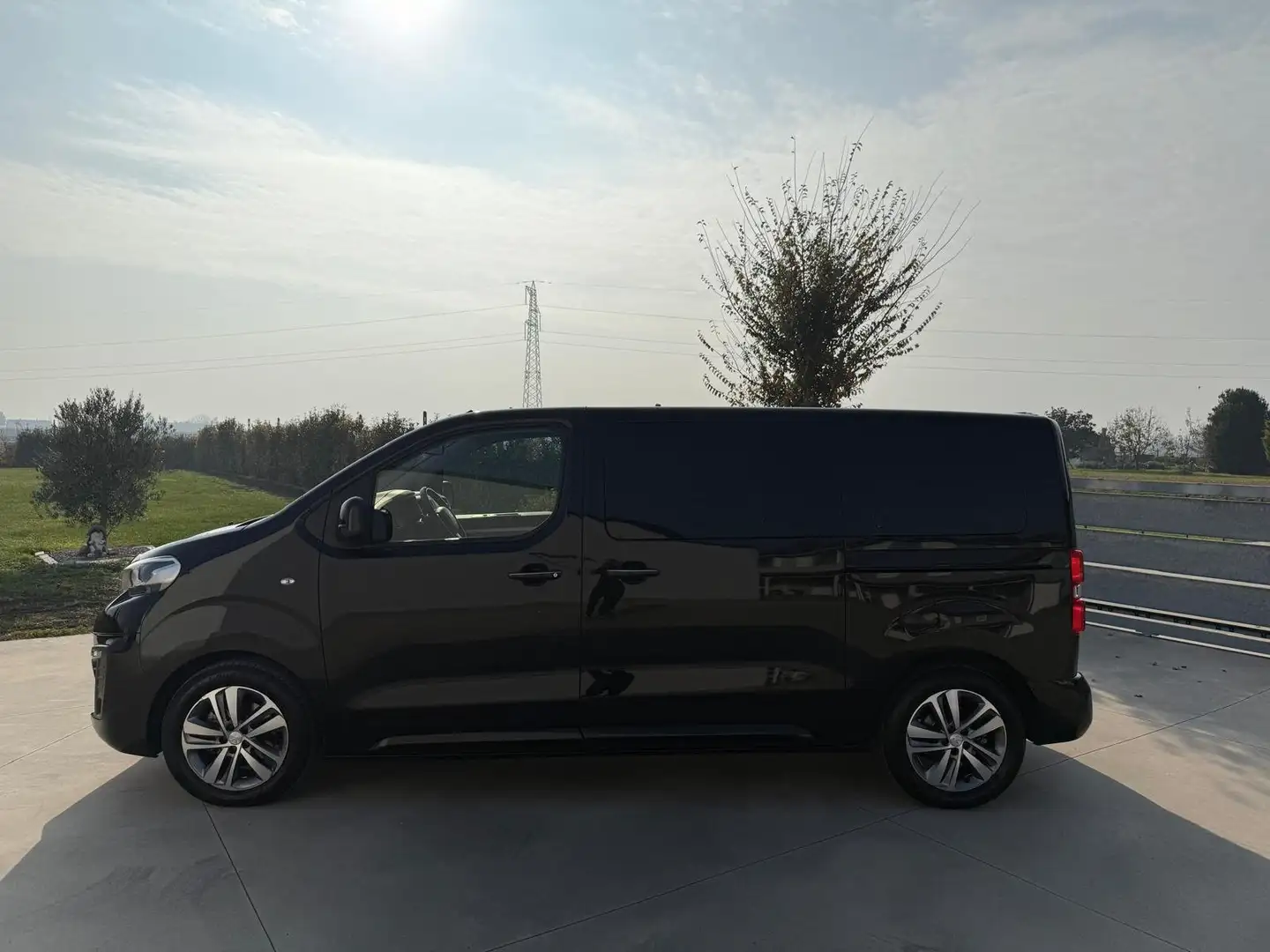 Peugeot Traveller 8 Posti Full Optional 2.0HDI AUTOMATICO Nero - 2