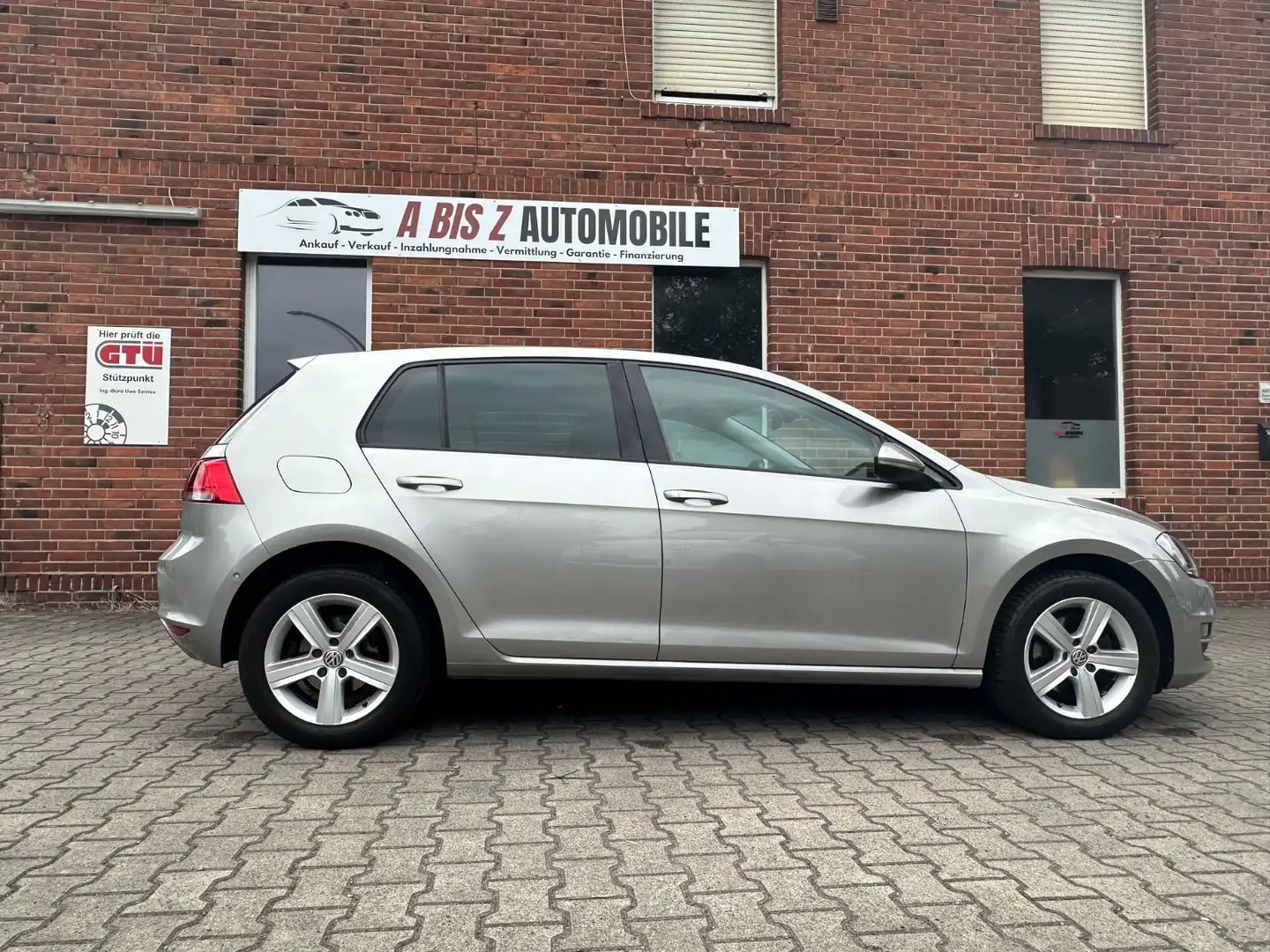 Volkswagen Golf VII Lim. DSG/5 Türen/Standheizung/Navi/PDC Plateado - 2