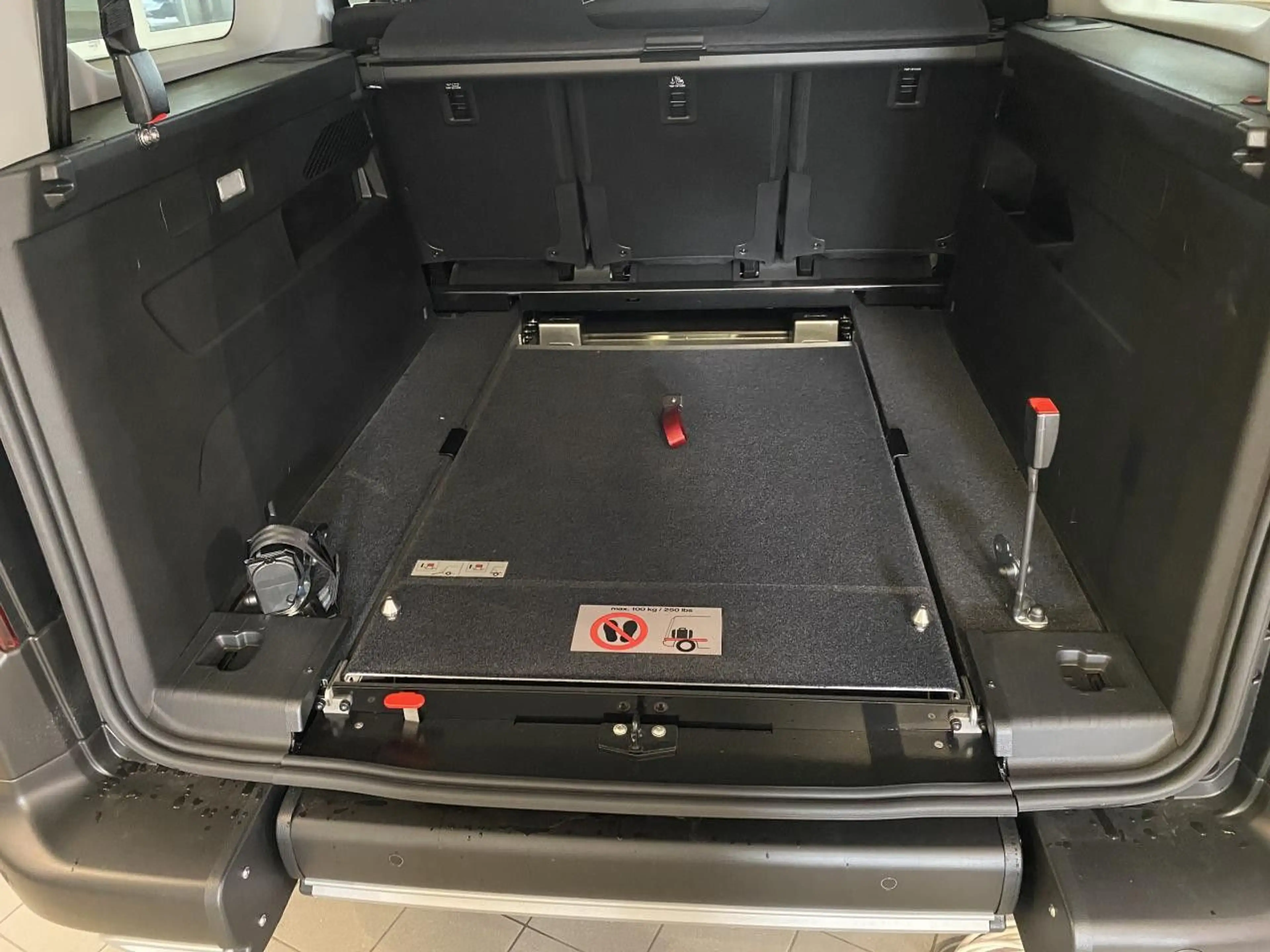 Peugeot Rifter GT BlueHDI 130 L2 EAT8 schwarz Navi Klima — photo 13