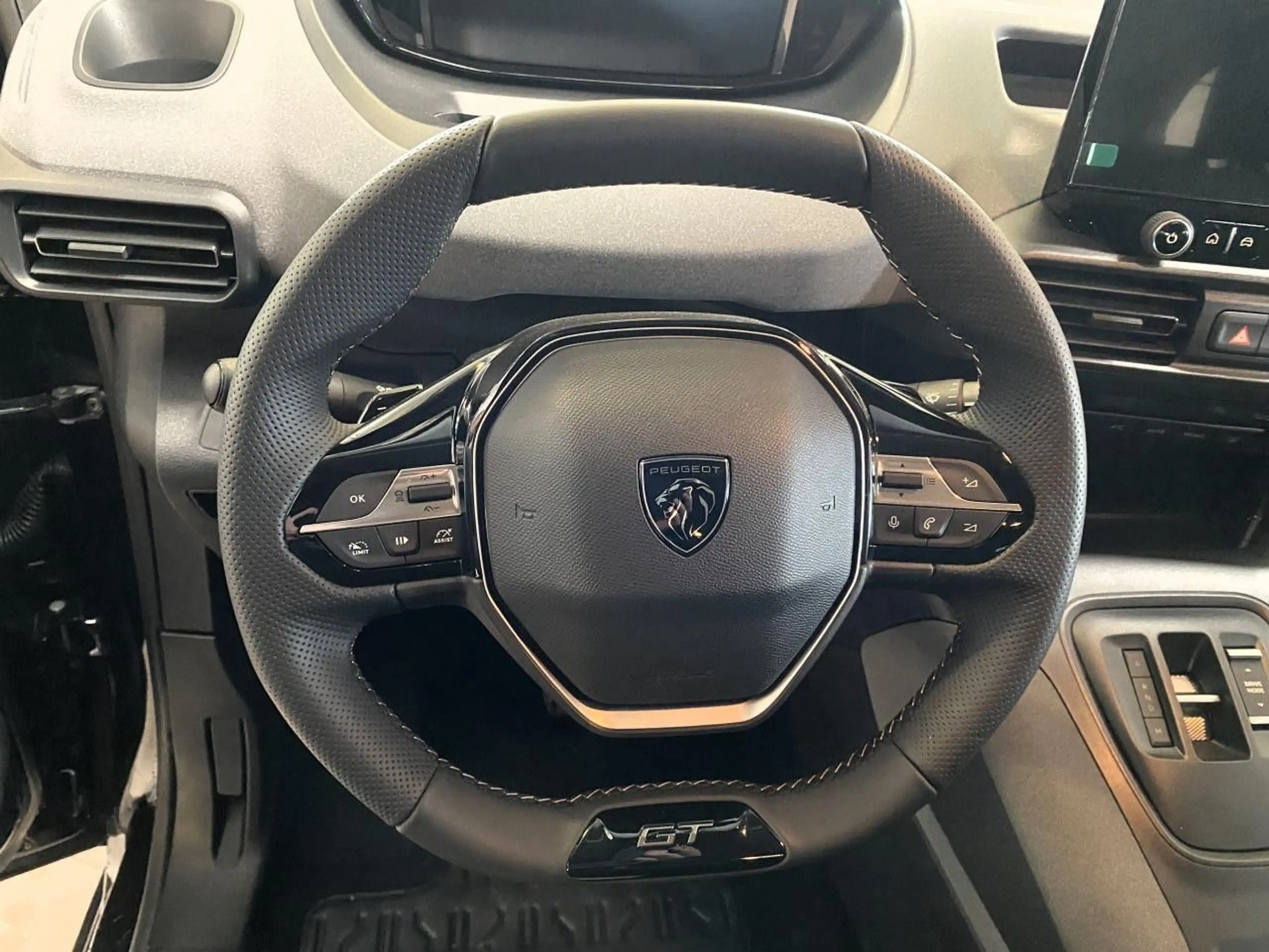 Peugeot Rifter GT BlueHDI 130 L2 EAT8 schwarz Navi Klima — photo 7