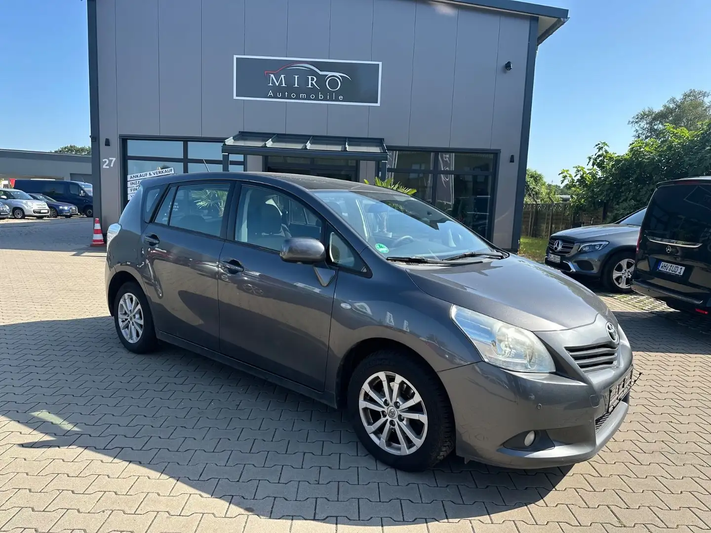 Toyota Verso 1.6l Valvematic Life ,7 Sitze Gri - 1