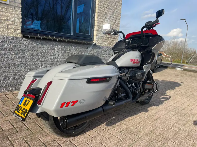 Harley-Davidson Road Glide - foto 6