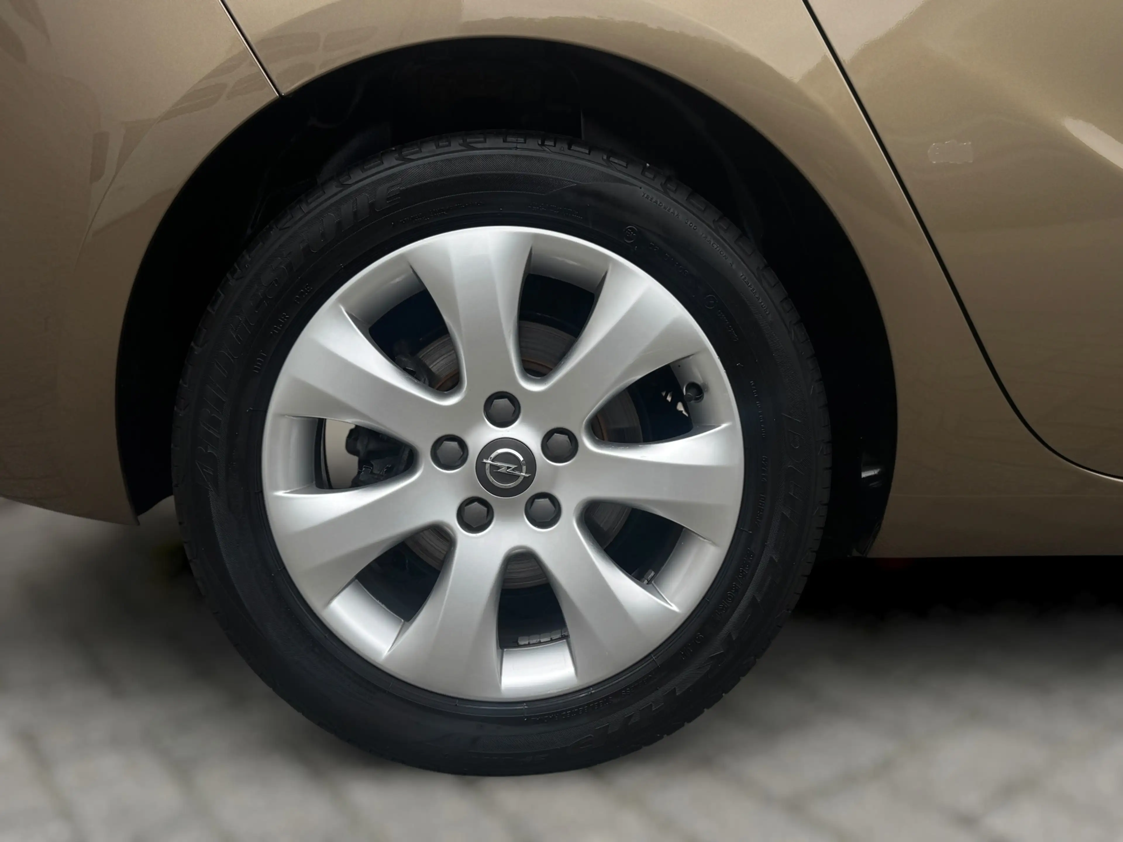 Opel Zafira Tourer 1.4 Rhythm Trekhaak / PDC / Navigatie / Climate Co — photo 7