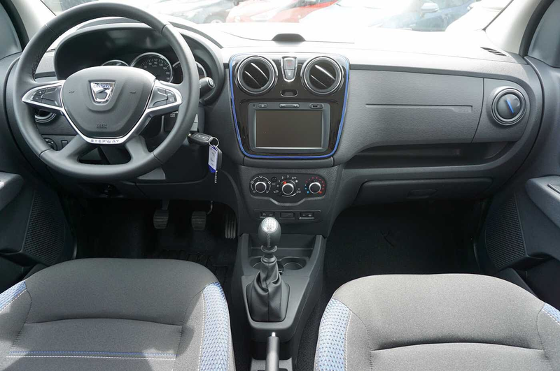 Dacia Lodgy Stepway TCe 130 7-Sitze, Navi, AHK, SHZ — photo 9