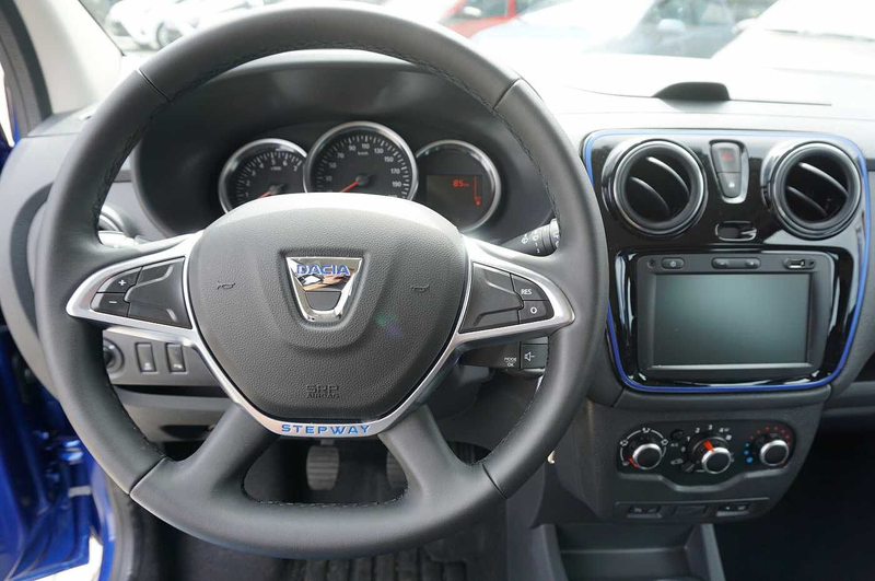 Dacia Lodgy Stepway TCe 130 7-Sitze, Navi, AHK, SHZ — photo 13
