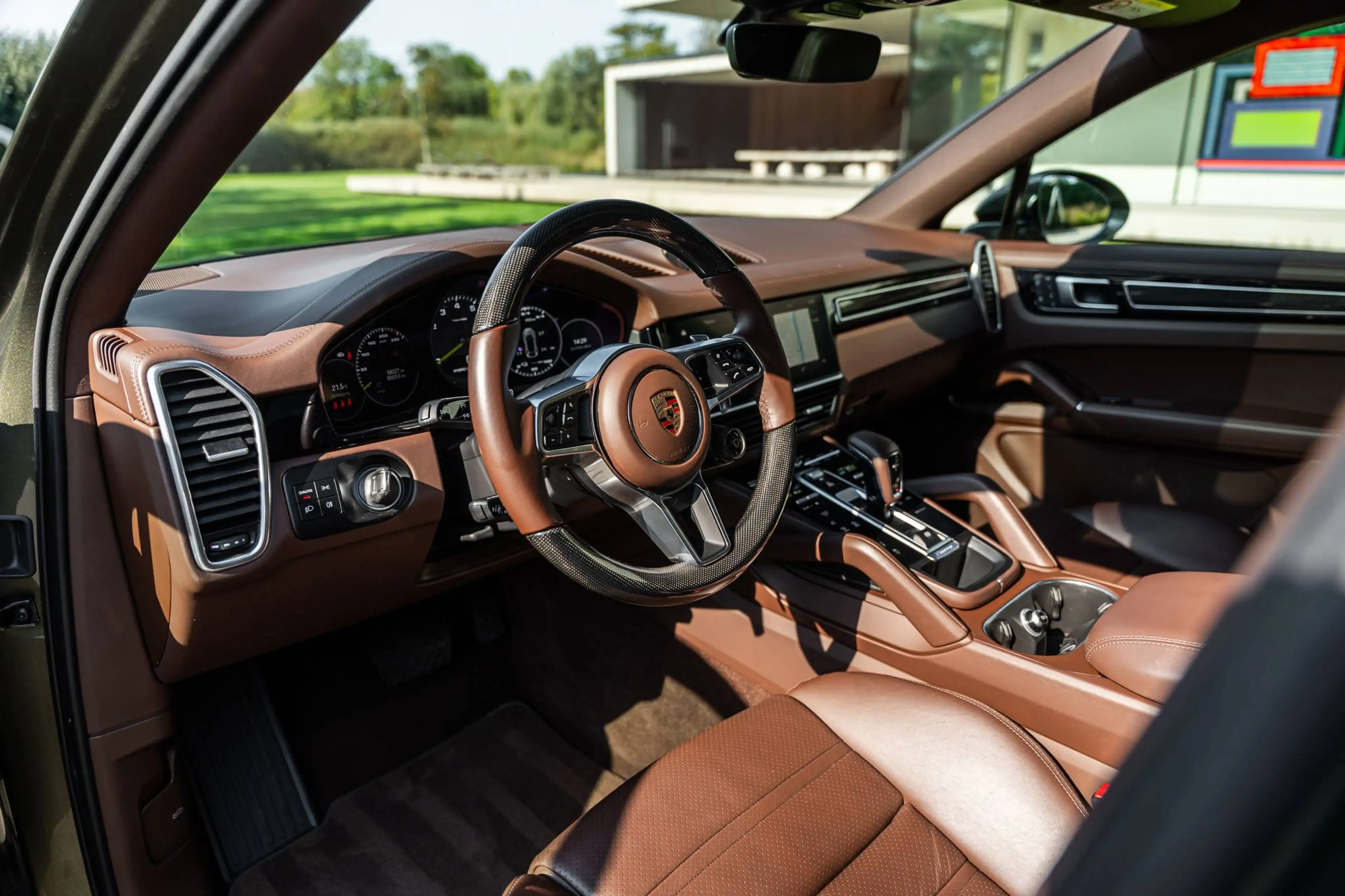 Porsche Cayenne E-HYBRID COUPE/PTS-OAK GREEN/PLATINUM EDITION/FULL OPTION — photo 13