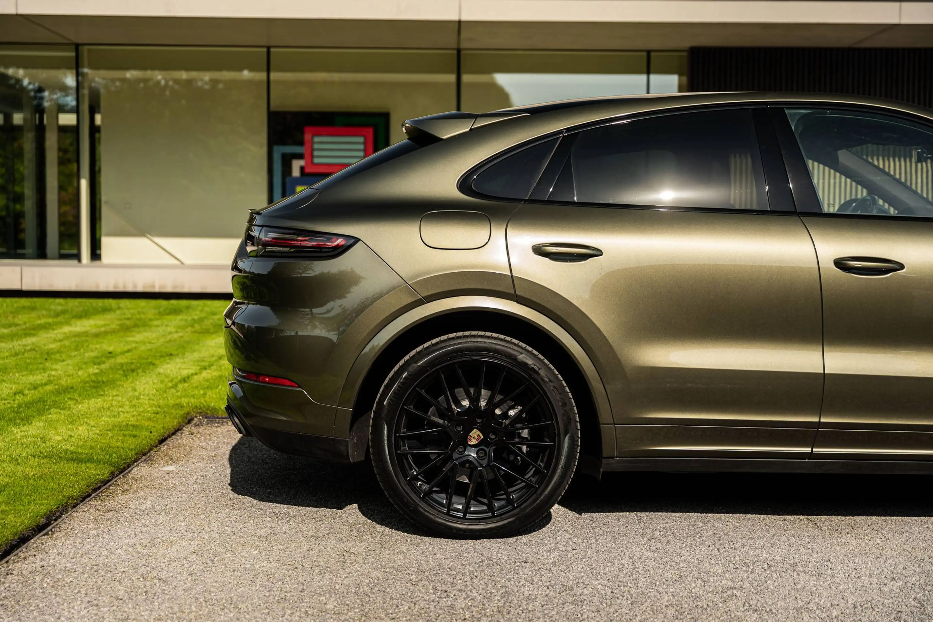 Porsche Cayenne E-HYBRID COUPE/PTS-OAK GREEN/PLATINUM EDITION/FULL OPTION — photo 8