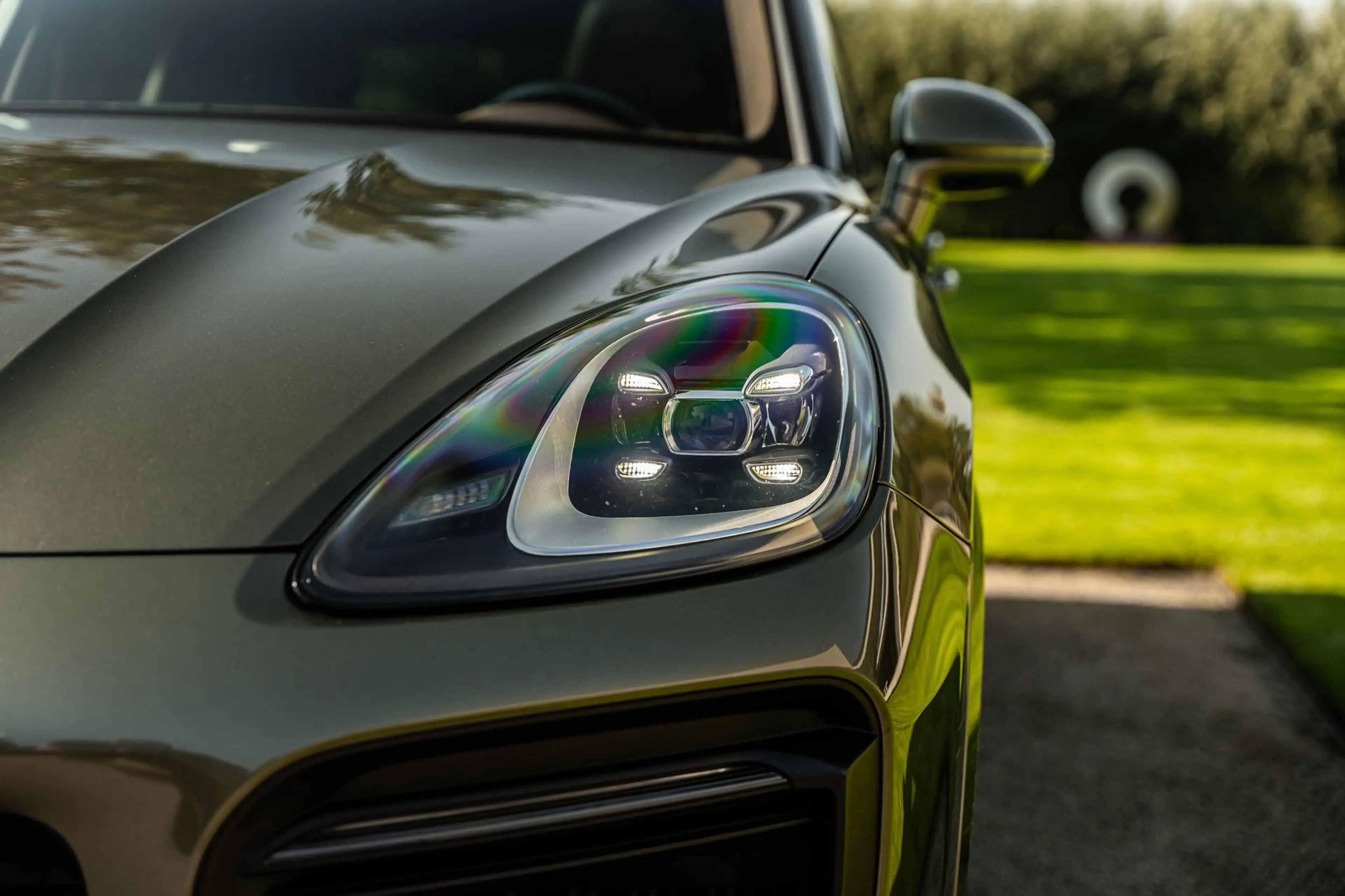 Porsche Cayenne E-HYBRID COUPE/PTS-OAK GREEN/PLATINUM EDITION/FULL OPTION — photo 10