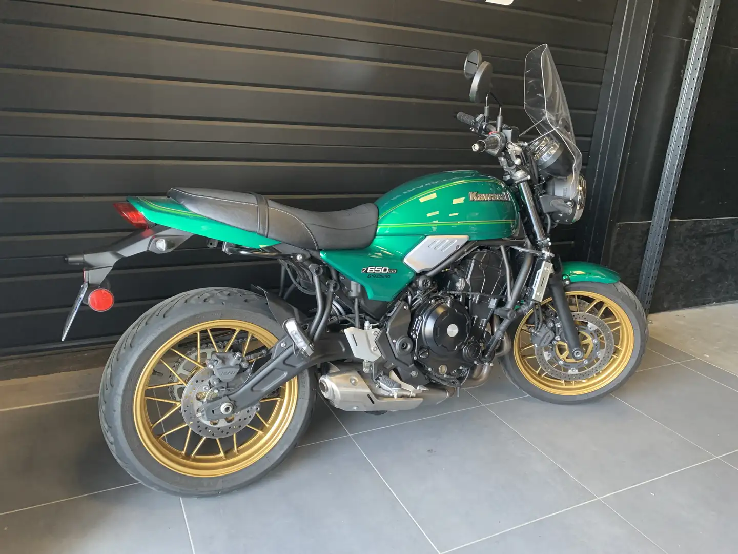 Kawasaki Z 650 Vert - 2