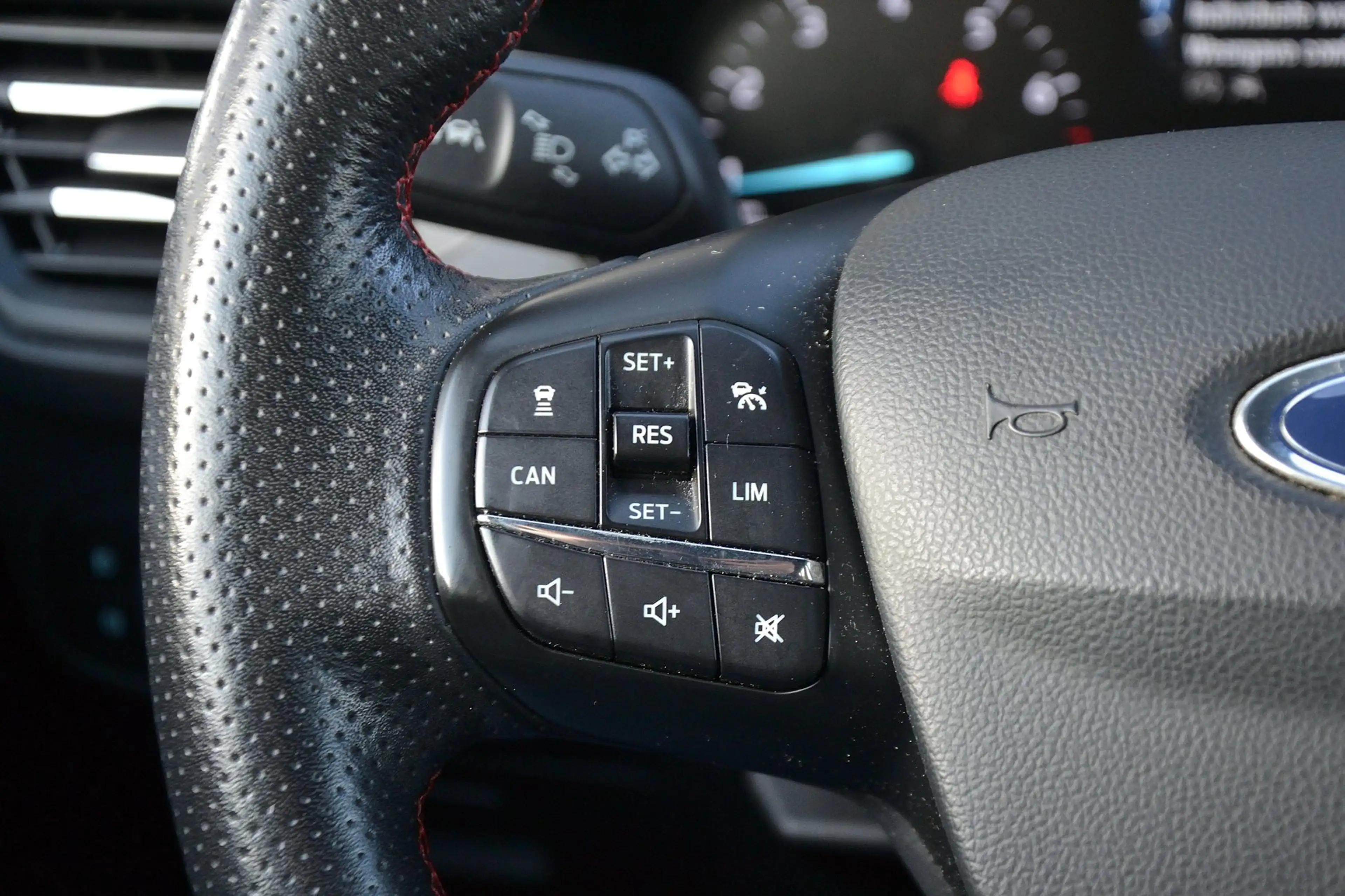 Ford Focus Wagon 1.0 EcoBoost ST Line Business | ACC | Winter — photo 18