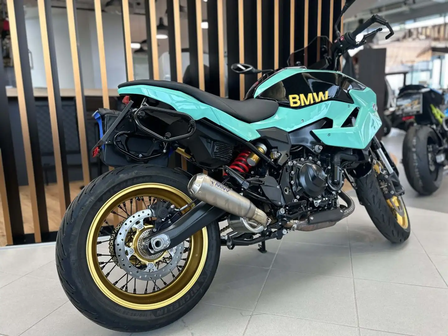 BMW F 900 XR Sondermodell FMXR Grün - 2