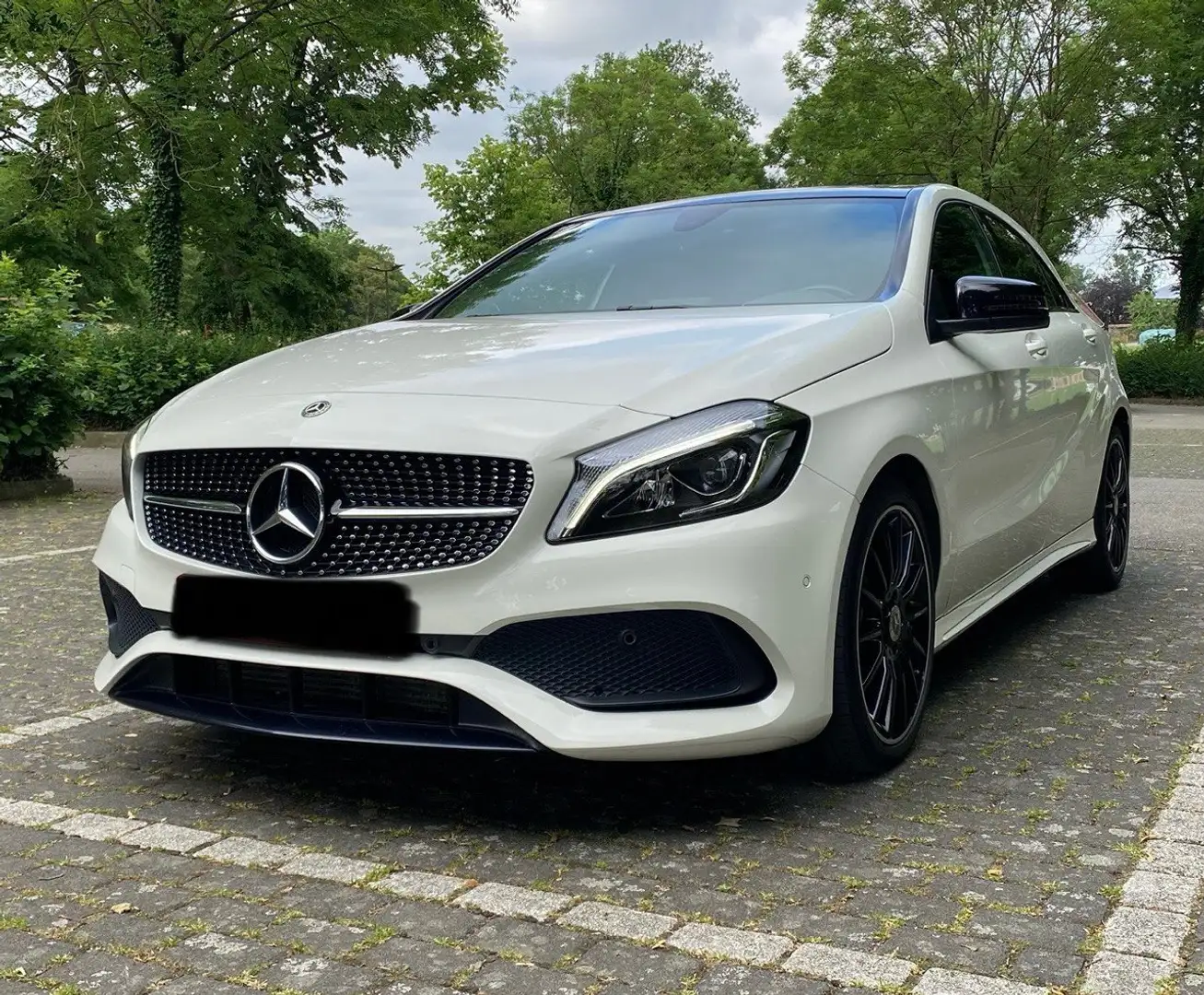 Mercedes-Benz A 200 A200d - AMG Line - Full option Wit - 1