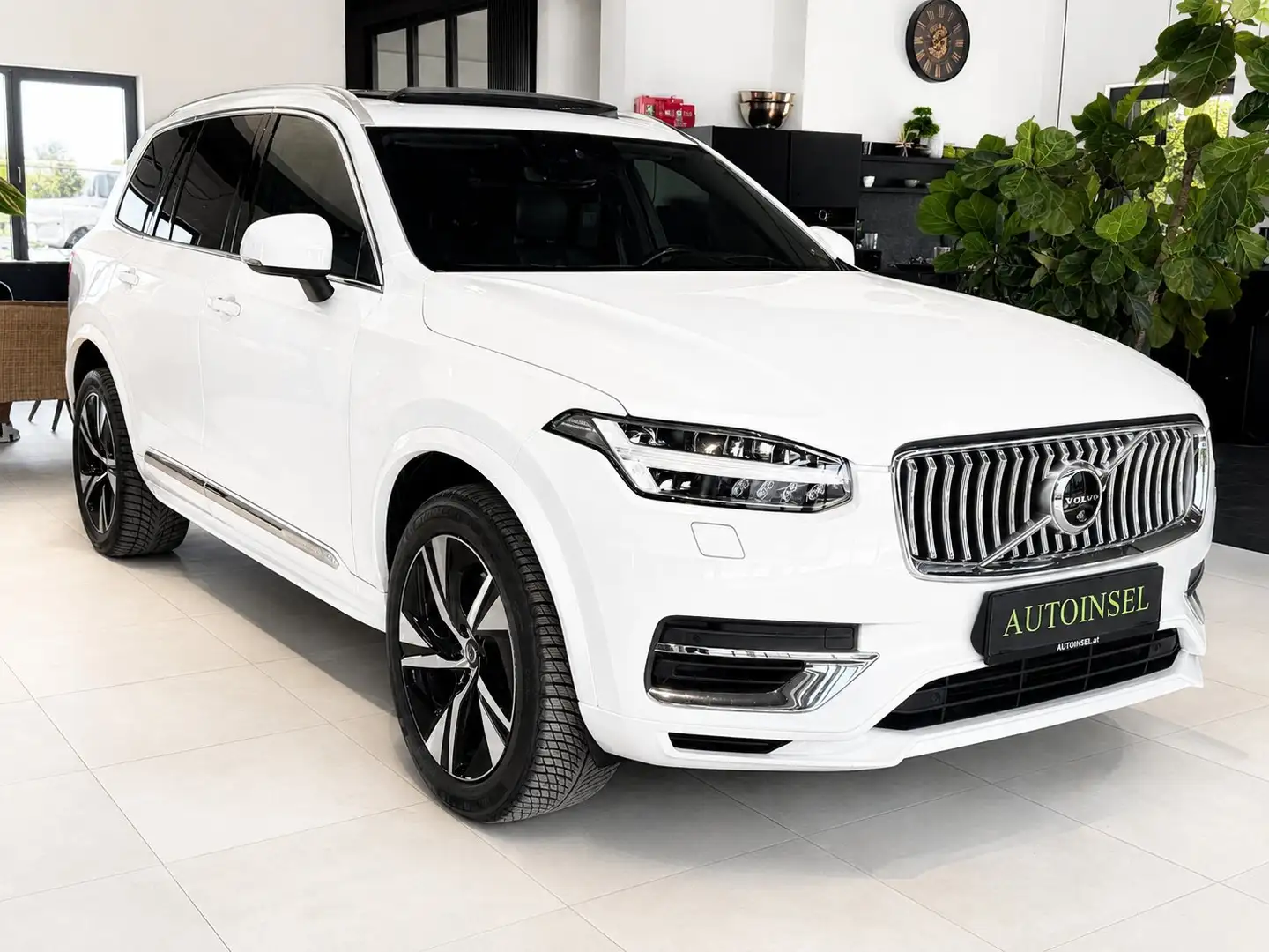Volvo XC90 T8 Inscription 7 Sitze VOLL Pano 360° Weiß - 2