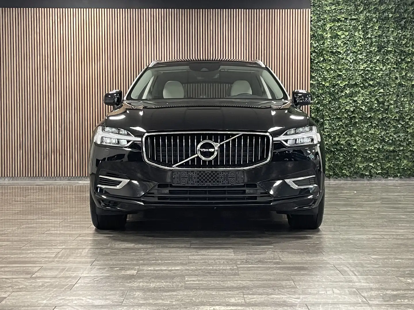 Volvo XC60 T6 AWD Recharge Inscription | Luchtvering | Bowers Schwarz - 2