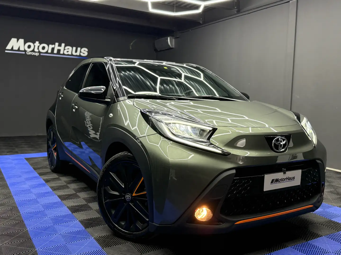 Toyota Aygo X 1.0 Limited 72cv Gris - 1