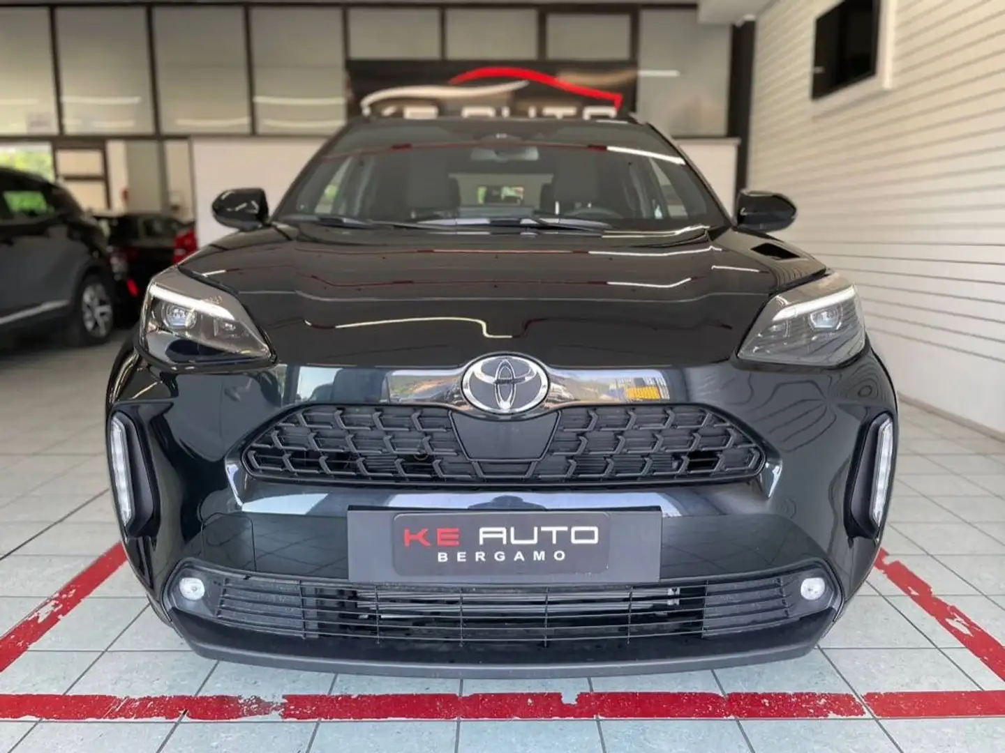 Toyota Yaris Cross Yaris Cross 1.5h Trend fwd 130cv e-cvt Grijs - 2