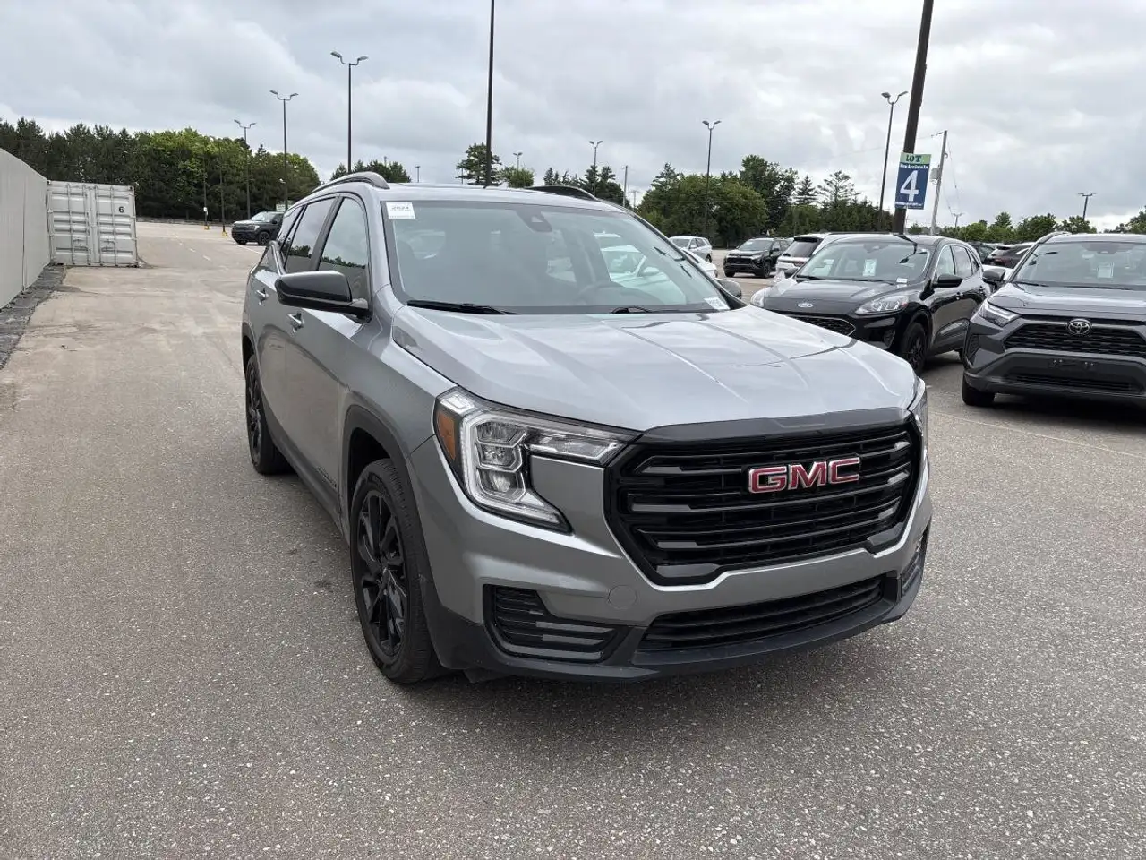GMC Terrain photo GMC Terrain