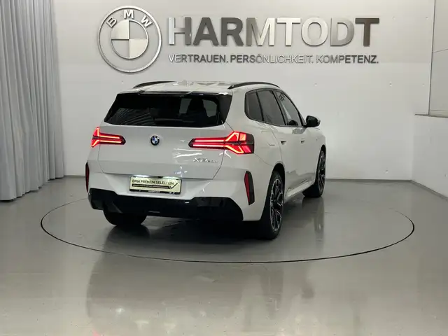 BMW X3 view 4