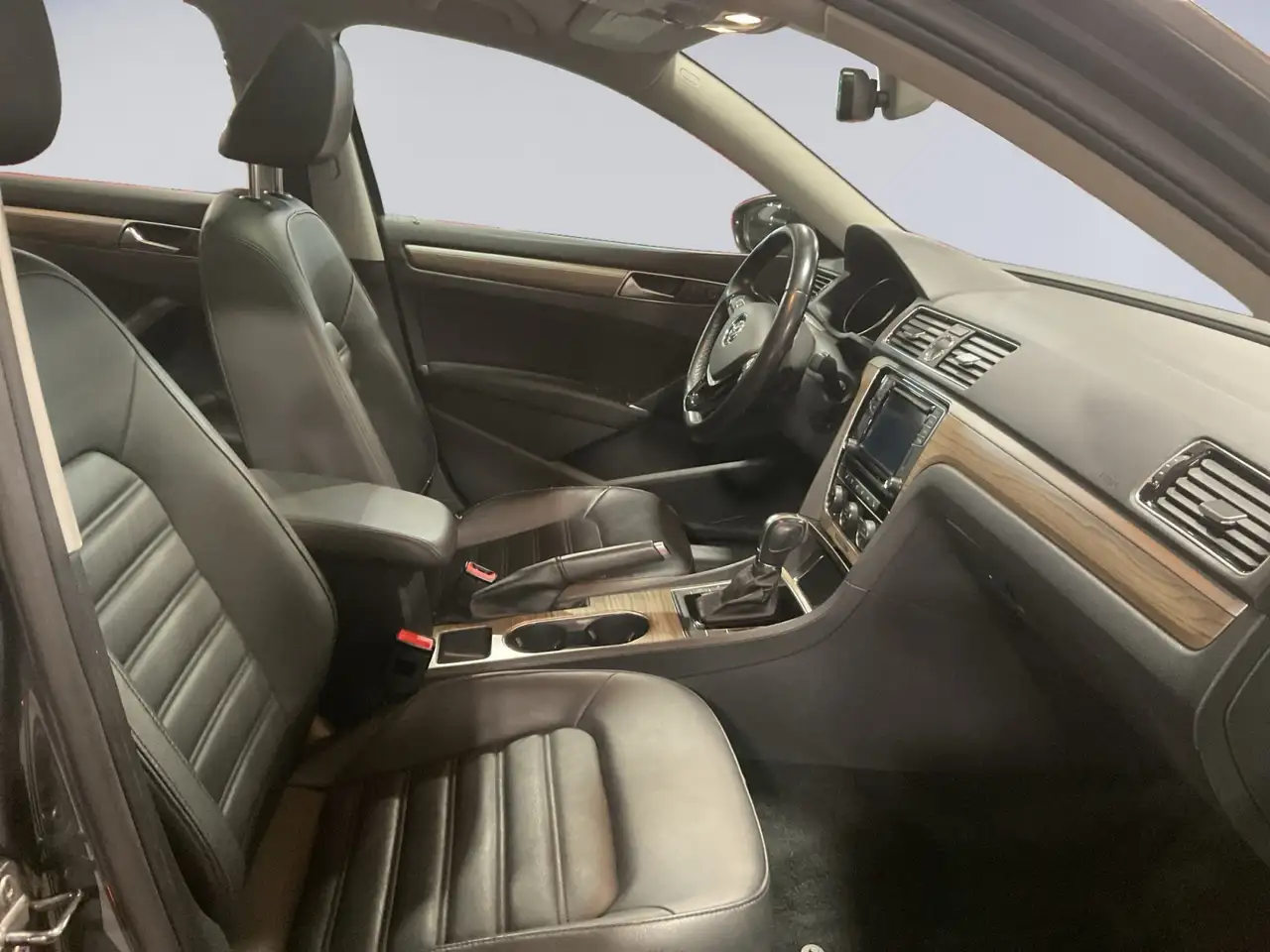 Volkswagen Passat снимка Volkswagen Passat