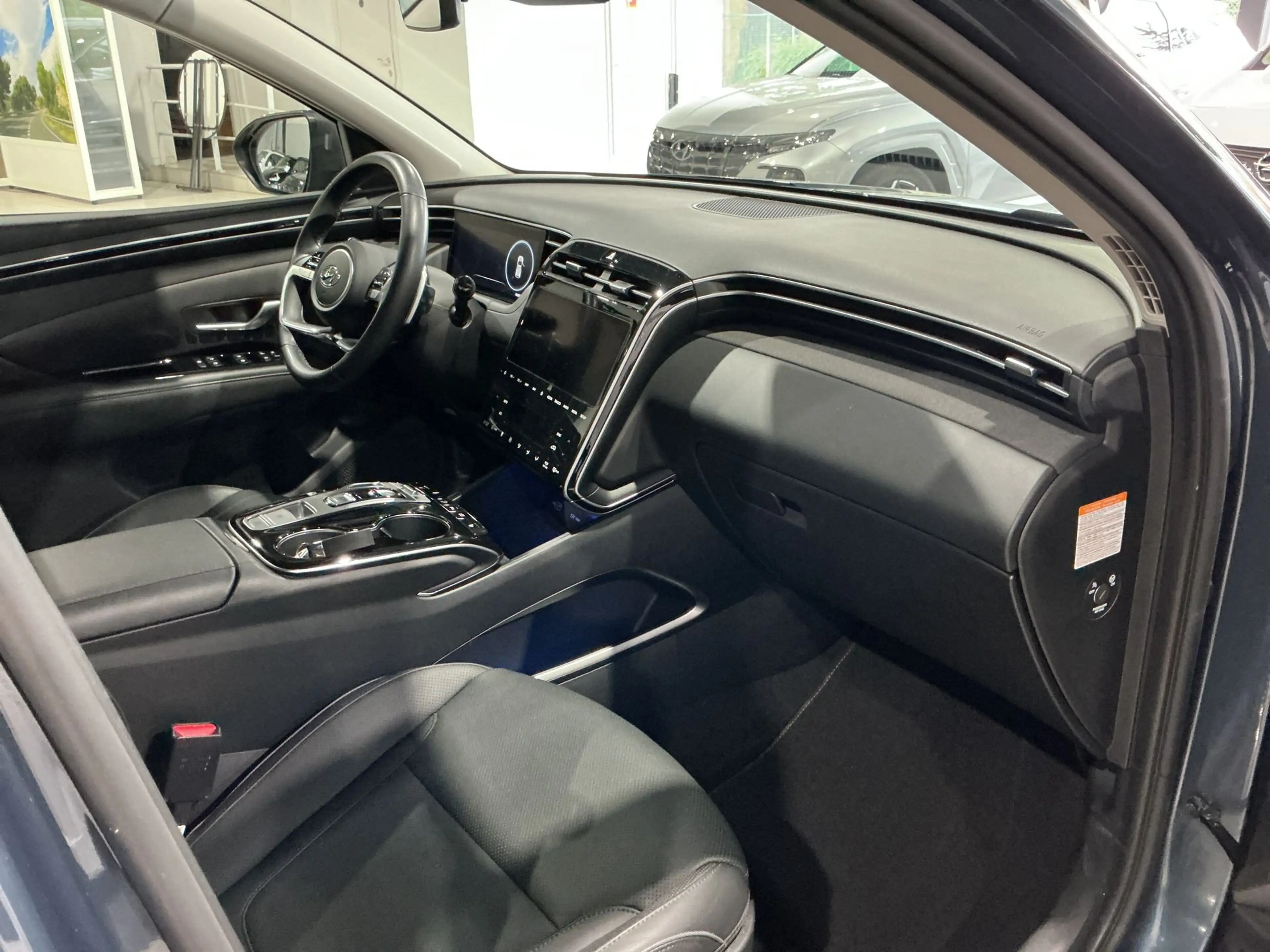 Hyundai TUCSON T-GDi Feel Comfort HEV 6AT — photo 11