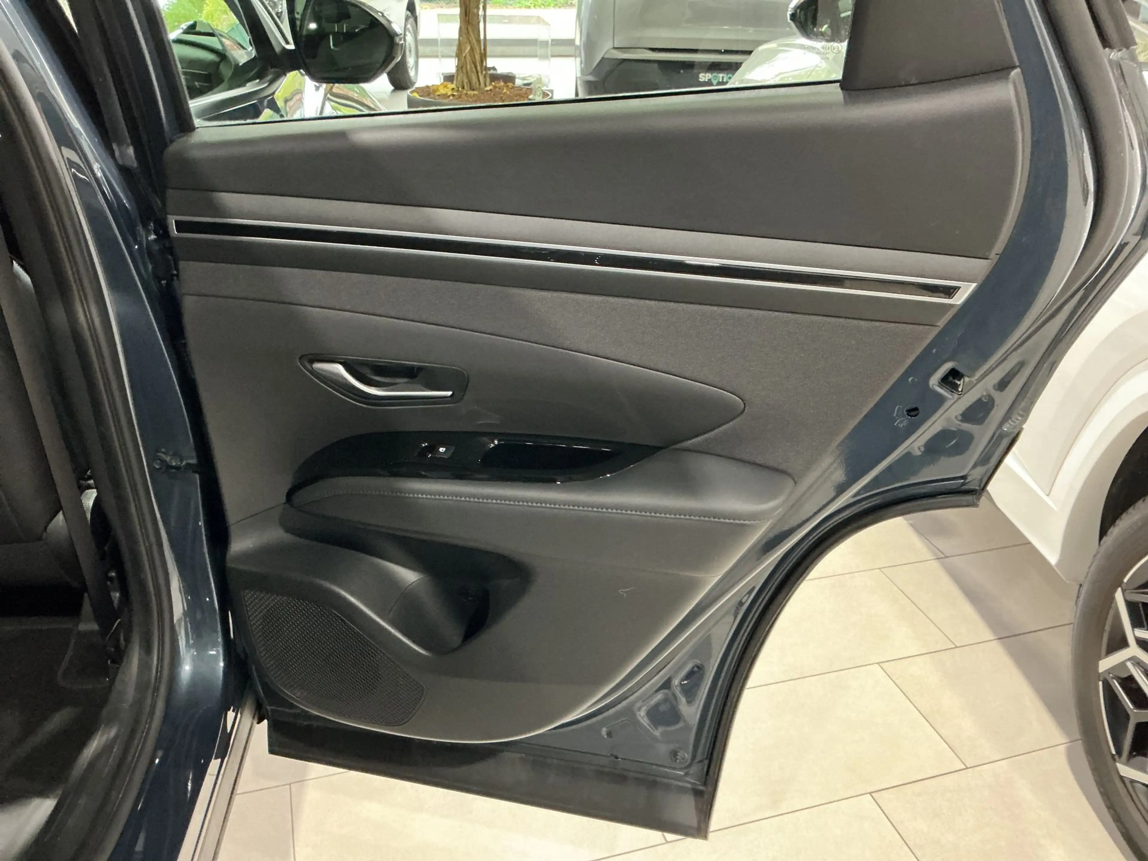 Hyundai TUCSON T-GDi Feel Comfort HEV 6AT — photo 14
