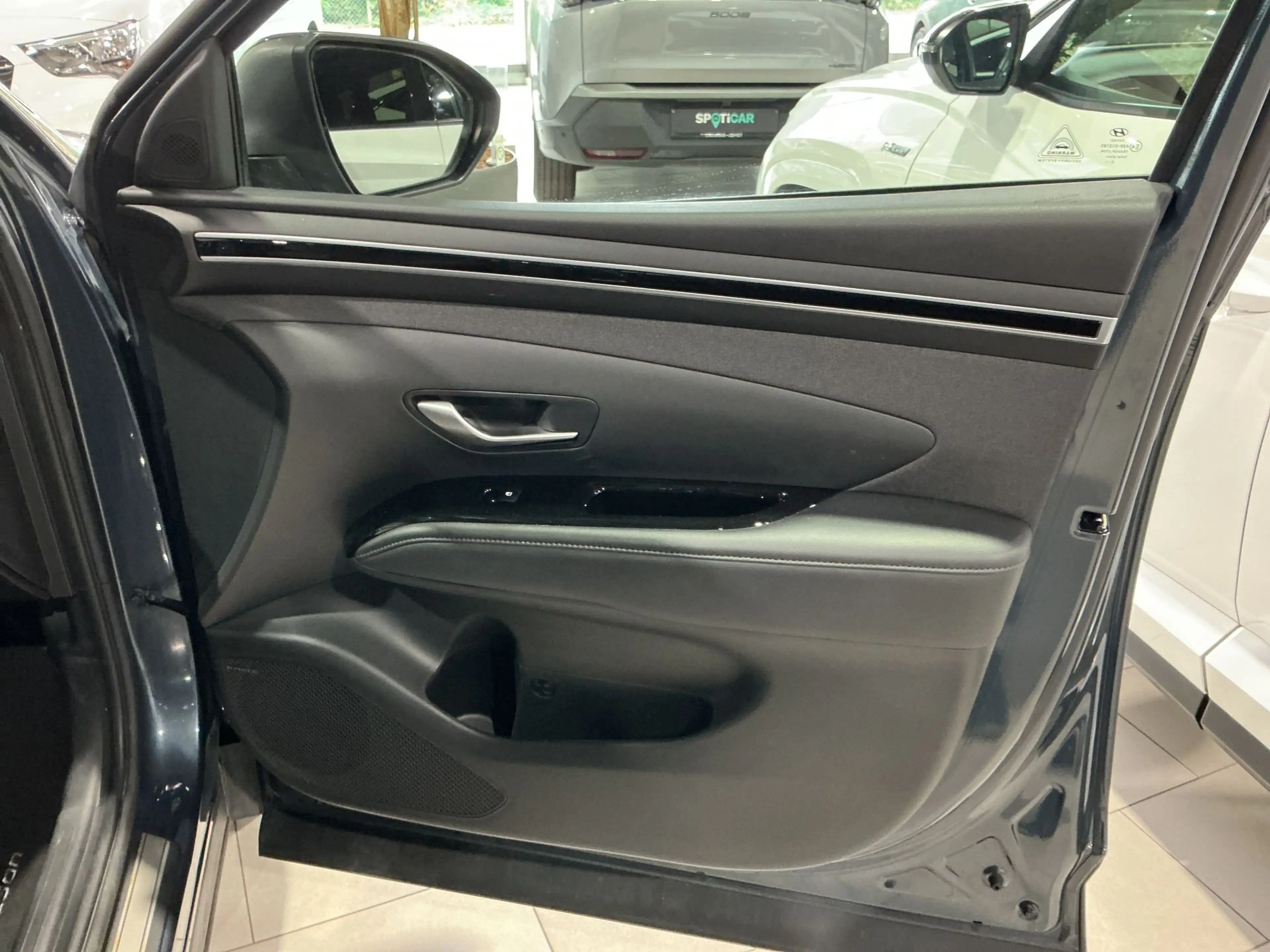 Hyundai TUCSON T-GDi Feel Comfort HEV 6AT — photo 12