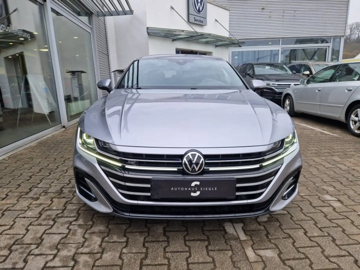 Volkswagen Arteon Shooting Brake 2.0 TDI R-Line 4M AHK DSG Navi ACC Silber - 2