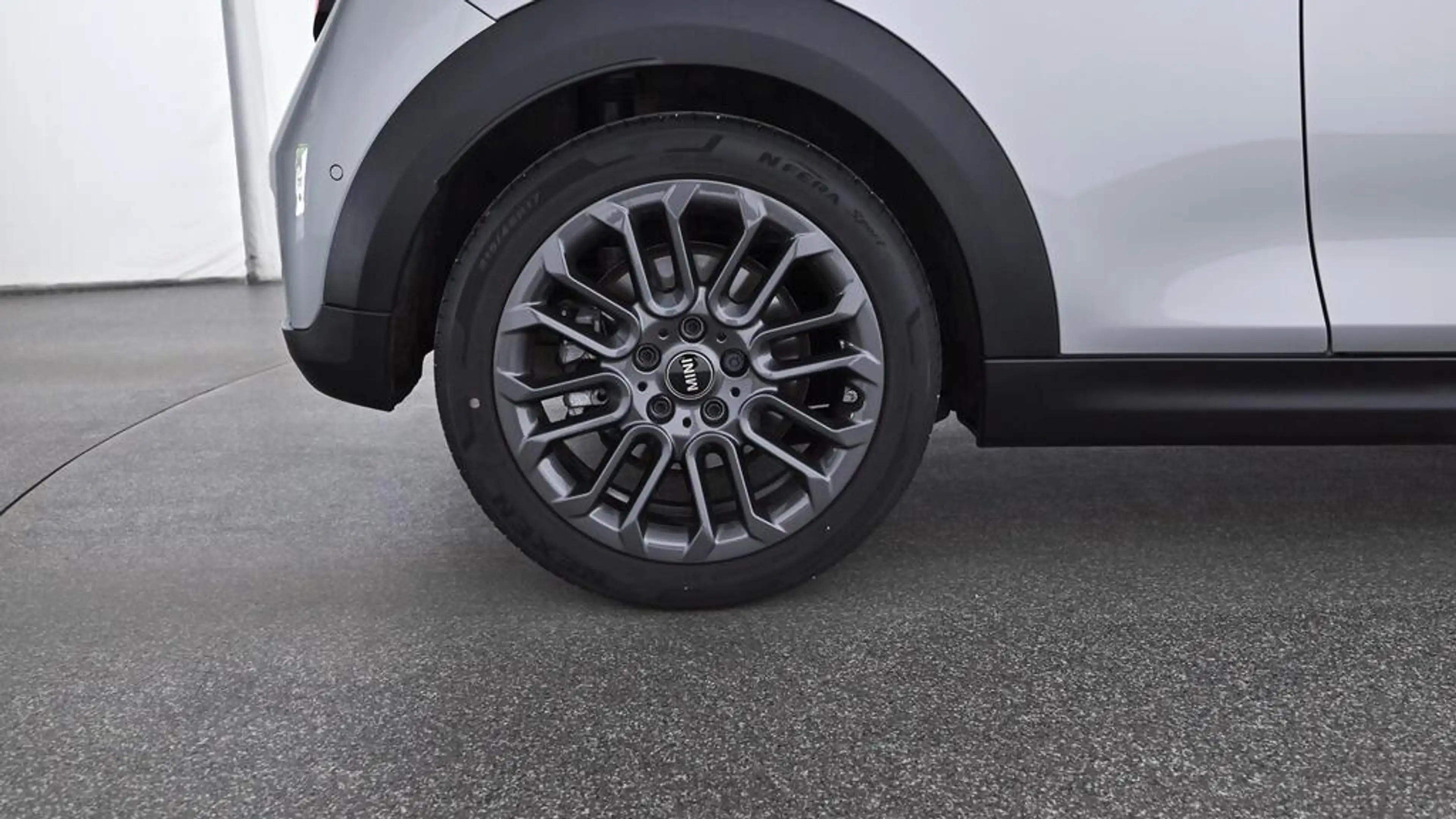 MINI Cooper C Favoured Trim — photo 13