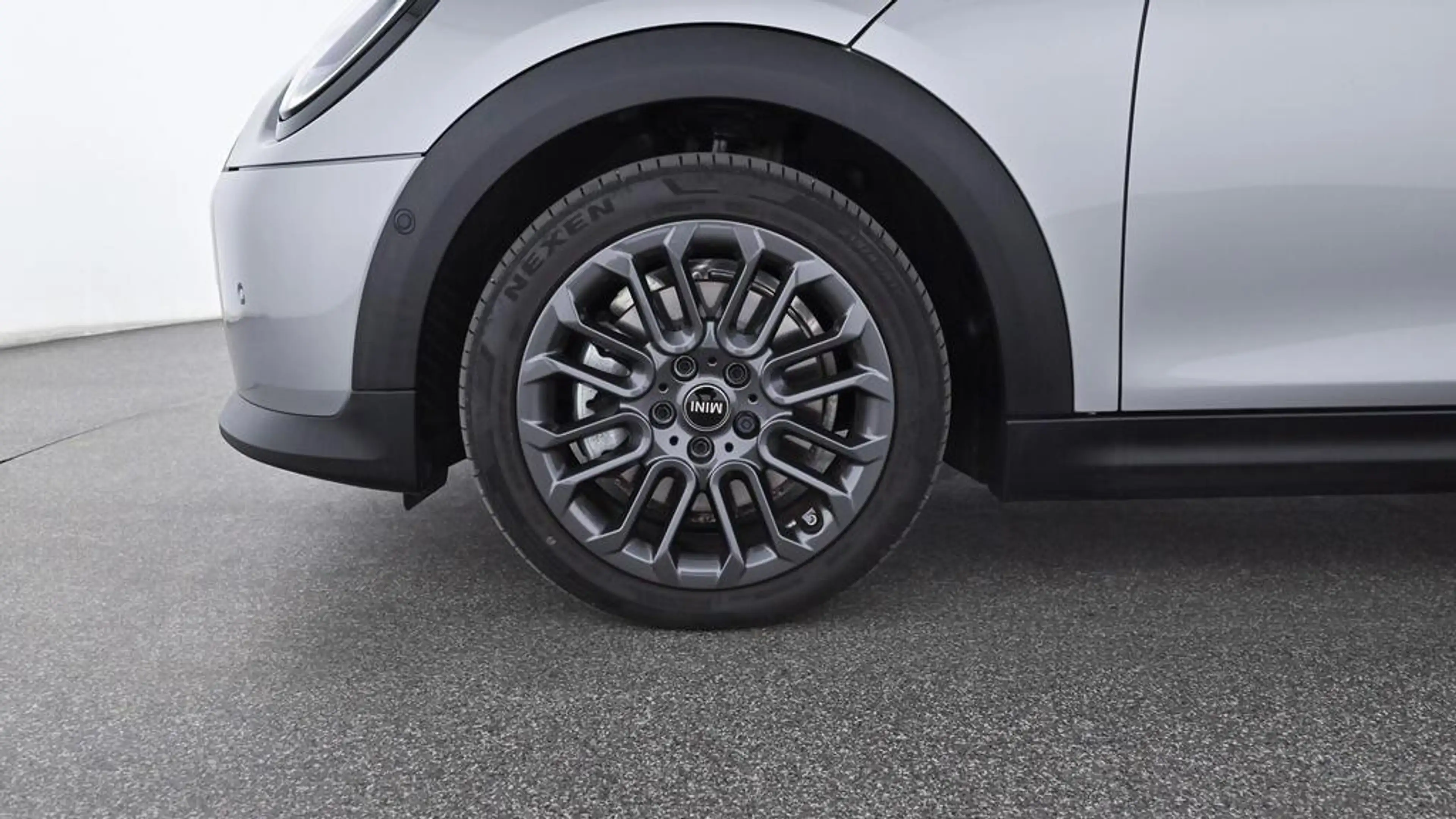MINI Cooper C Favoured Trim — photo 12