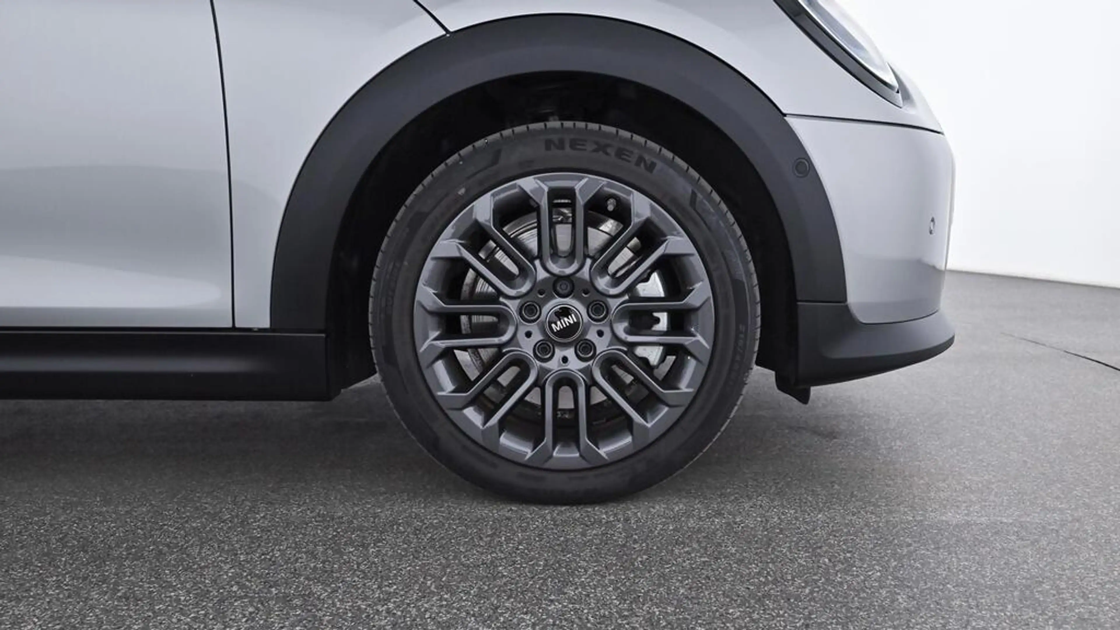 MINI Cooper C Favoured Trim — photo 11