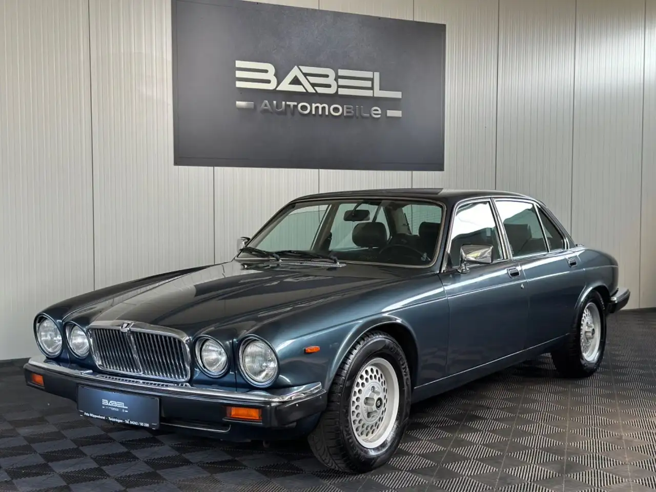 Jaguar XJ