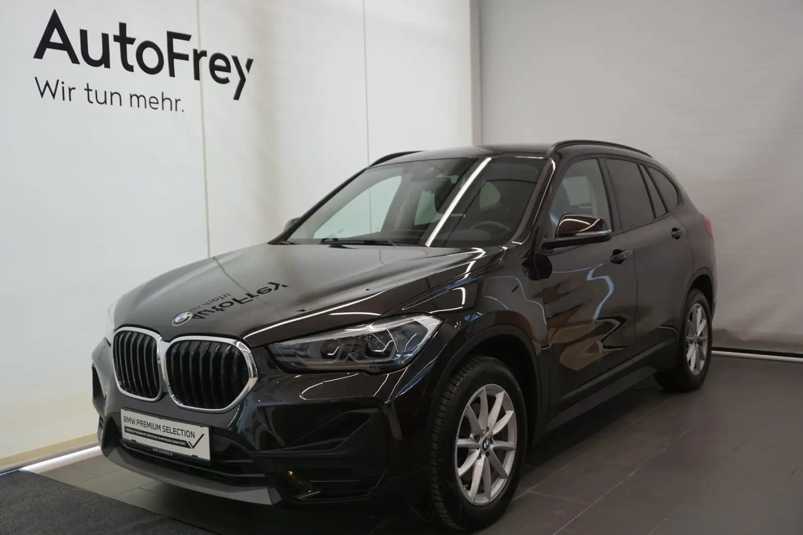 BMW X1 xDrive18d Braun - 1