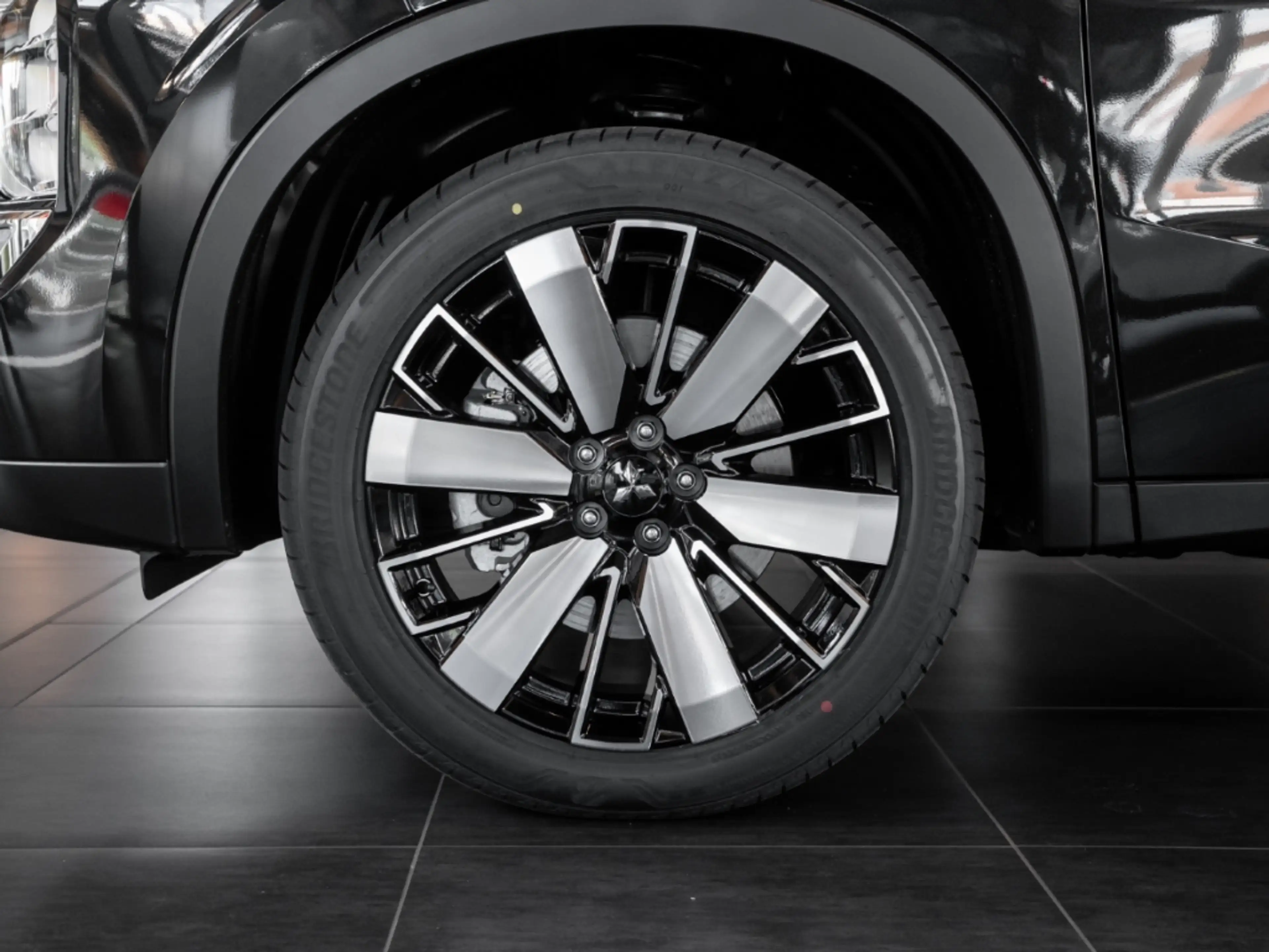 Mitsubishi Outlander 2.4 PHEV Select HUD StandHZG 360 Kamera Digitales — photo 5