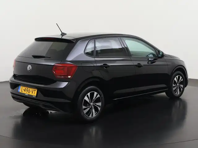 Volkswagen Polo view 4