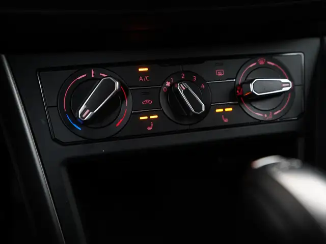 Volkswagen Polo view 12