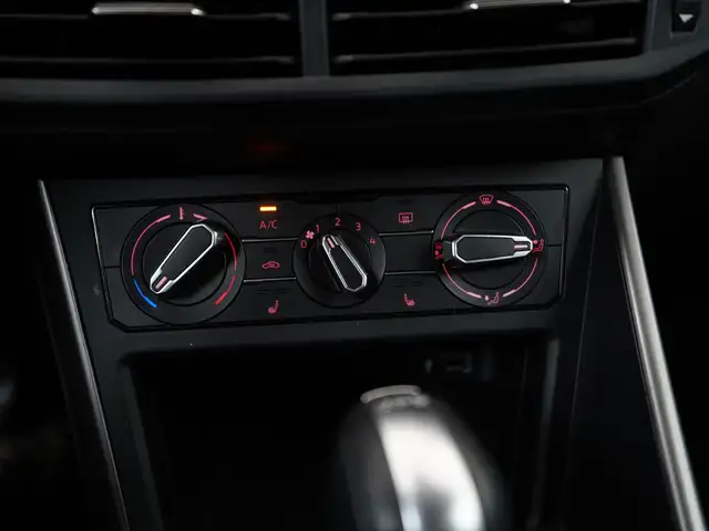 Volkswagen Polo view 11