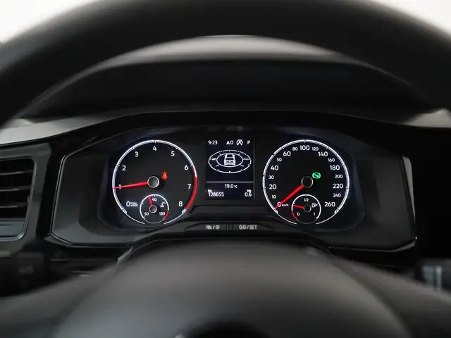 Volkswagen Polo view 8
