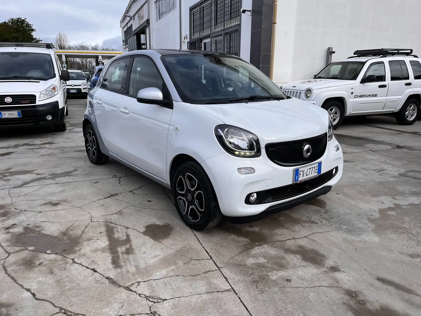 smart forFour Forfour 1.0 Passion 71cv twinamic Blanc - 1