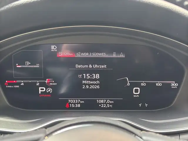 Audi A4 view 10