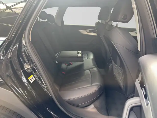 Audi A4 view 6