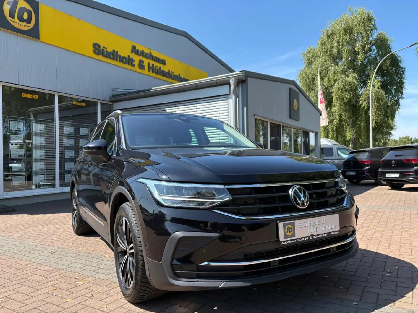 Volkswagen Tiguan Active AHK | IQ.Drive | Navi | Kamera | Keyless Schwarz - 1